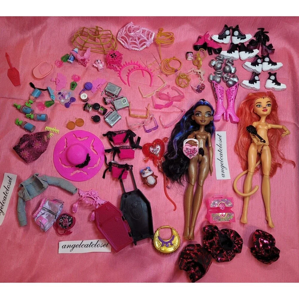 Monster High Dolls and Accessories Clothes Purses Earrings Luggage Balloons G3